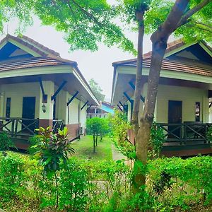 Baan Soontree Resort